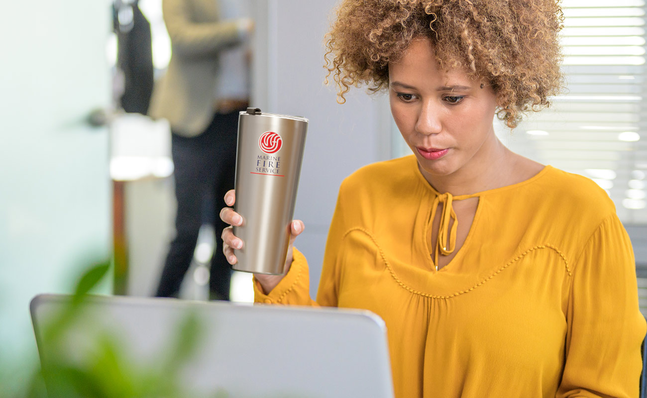 Metro - Caneca de Viagem com Marca gallery thumbnail