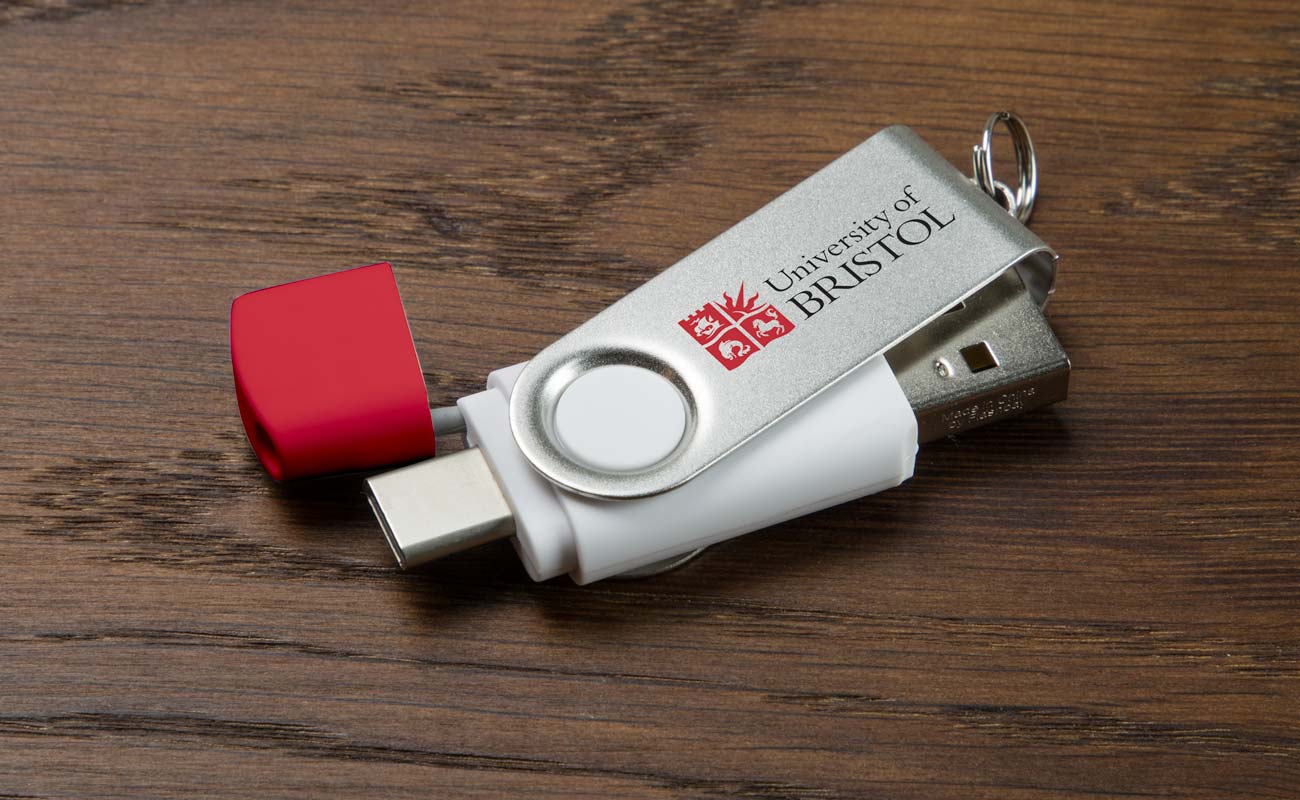 Twister Go - Pen Drives USB-C Personalizados gallery thumbnail